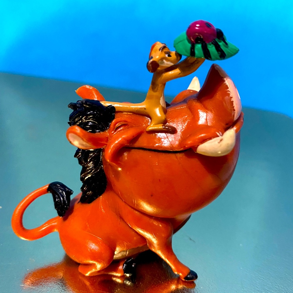 DISNEY’S THE LION KING VTG 90s APPLAUSE PUMBAA WARHOG & TIMON HOLDING BUG PVC 3”